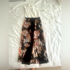 Beautiful short sleeve jumper white and black with mesh roses